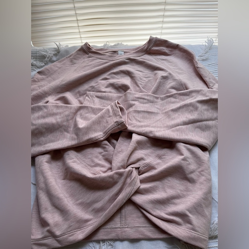 Lululemon sweatshirt size 4
